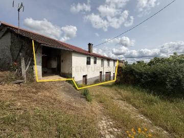 Oportunidade Única em Dine: Casa para Recuperar por 60.000€