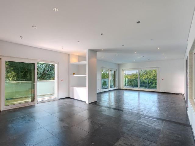 Oportunidade Única em Palmela: Moradia T4 com Piscina + Terr. 216m² Palmela