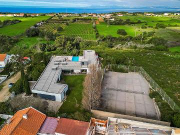 Oportunidade única: Moradia térrea T6 na Serra da Azóia Sesimbra