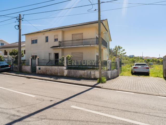 Oportunidade Única Moradia com terreno nas Olhalvas, Leiria