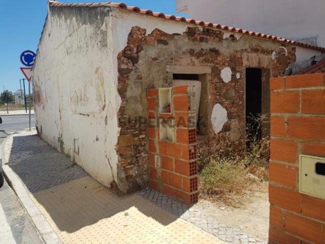 OPORTUNIDADE ÚNICA NO CENTRO DE VILA REAL DE SANTO ANTÓNIO!