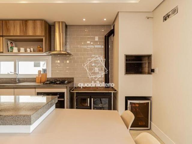 Oportunidade Única no Veredas: Casa Fundo Lago, 229m², 3 Quartos, 2 suites, churrasqueira, calefator