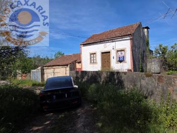 Oportunidade Única na Emblemática Região de Alvaiázere: Moradia para Recuperar com 404 m² de Terreno