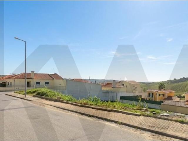 Oportunidade Única na Encarnação, Mafra: Lote para Construção com Vista Desafogada