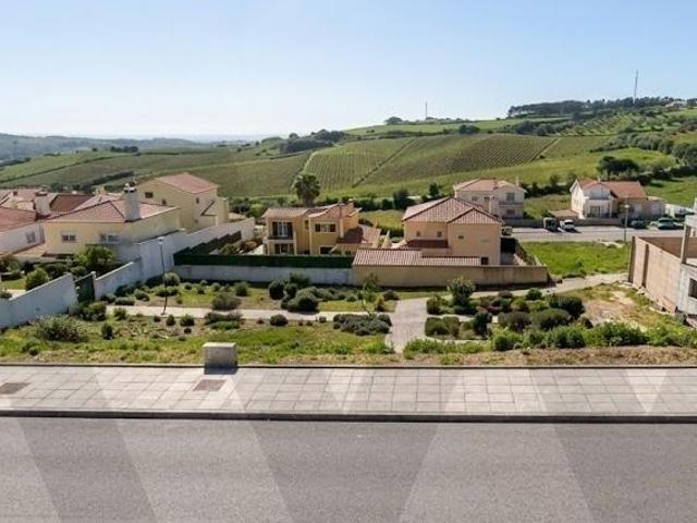 Oportunidade Única na Encarnação, Mafra: Lote para Construção com Vista Desafogada