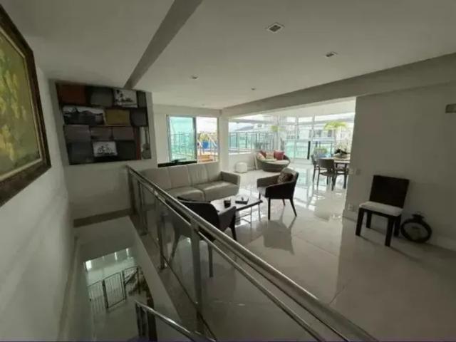Oportunidade única na Península, cobertura no condomínio Aquarela, com 262m², 4 quartos e 3 vagas