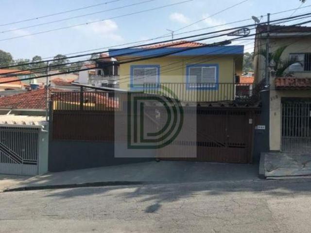 Oportunidade única! Sobrado isolado com 5 dormitórios, 6 vagas