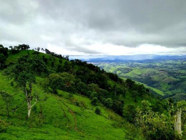 Oportunidade única: Sítio à venda em Cunha SP, bairro Pinhá, com 186.000 m² de área, clima frio a 15