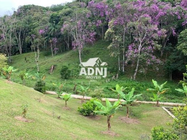 Oportunidade única: Sitio à venda em Juquitiba SP, com 4 quartos e 1 suíte!