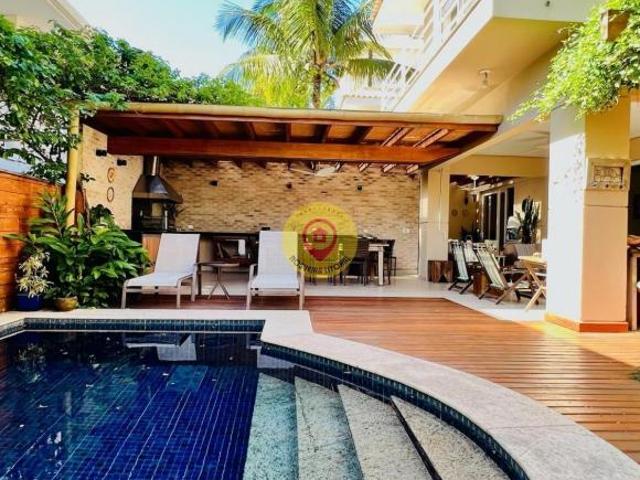 Oportunidade Única! Residência Luxuosa com 6 Suítes e Espaços Exclusivos!