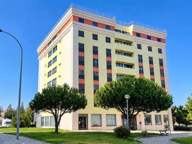 Oportunidade Única | T7 | 3 Suites | 2 Box