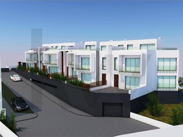 Oportunidade Única Terreno Urbano de 3.818m² em Torres Vedras no Turcifal