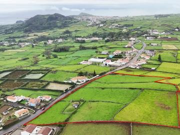 Oportunidade de Investimento! Terreno com Vista Mar e Elevado Potencial
