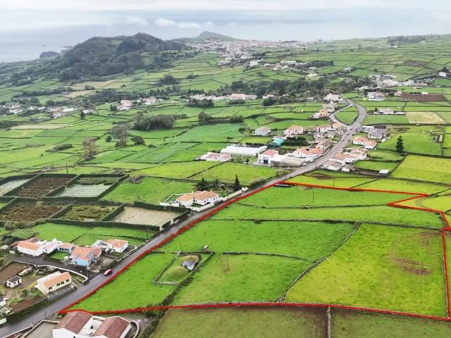 Oportunidade de Investimento! Terreno com Vista Mar e Elevado Potencial