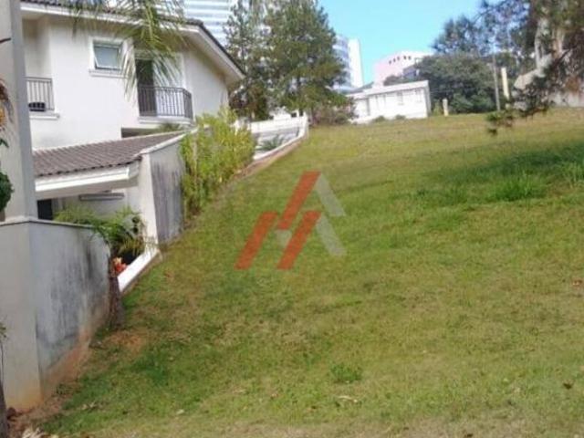 Oportunidade única: Terreno de 525m² no Condomínio Alphaville Conde II, Barueri SP!