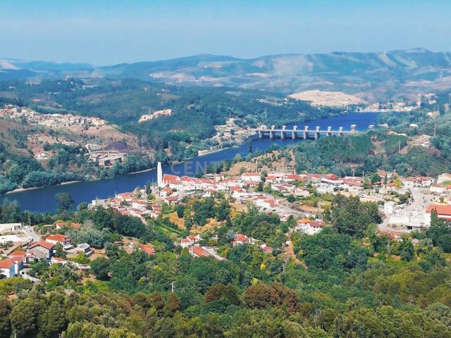 Oportunidade Única! Terreno de 267m2 para Construção em Crestuma, Vila Nova de Gaia 44.000€