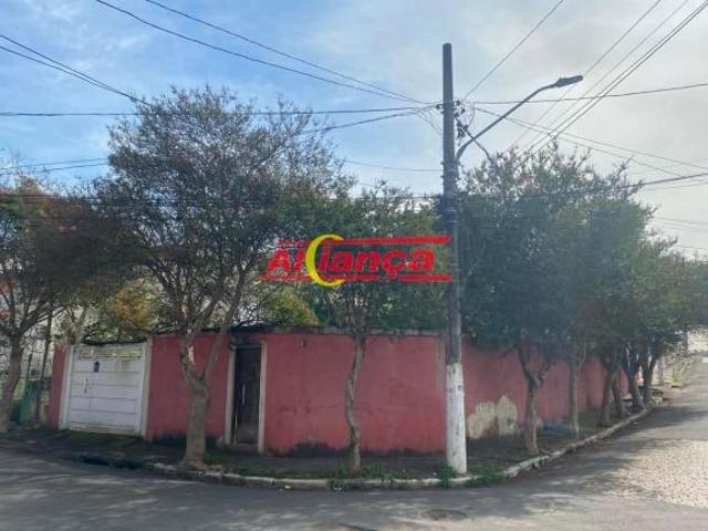 Oportunidade Única Terreno de 286m², totalmente plano no bairro de Santa Terezinha com casa antiga