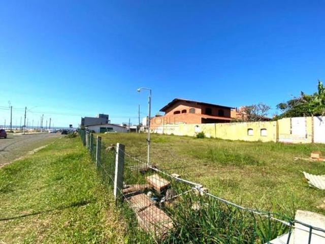 Oportunidade Única: Terreno em Bairro Nobre com Vista para o Mar