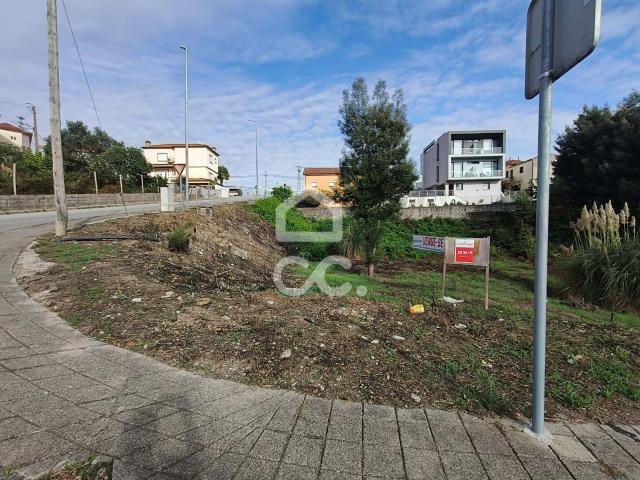 Oportunidade Única: Terreno em gaveto com 535m² em Gondomar