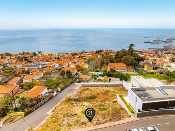 Oportunidade Única – Terreno na Quinta do Faial com Pouco Declive e Vista para o Porto do Funchal