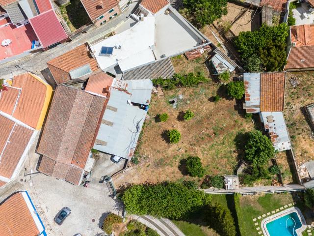 Oportunidade Única: Transforme e Valorize Esta Moradia Isolada com Vista Desafogada a 10 Minutos de Loures!