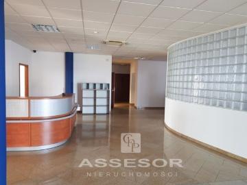 Atrakcyjny lokal 317 m² na wynajem w Opatówku