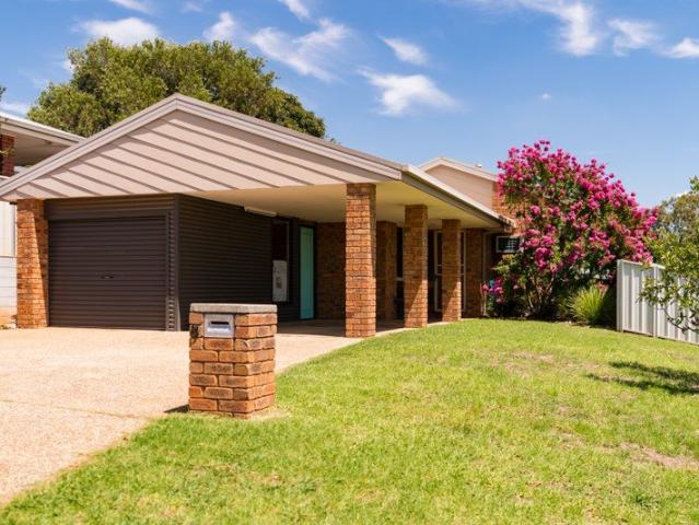COMFORTABLE LIVING WITH VIEWS, OUTDOOR SPACE & FLEXIBILITY