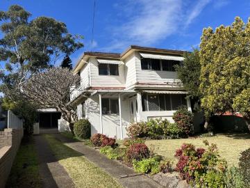 OPEN HOME CANCEL 5 Bedroom House in Prime Location