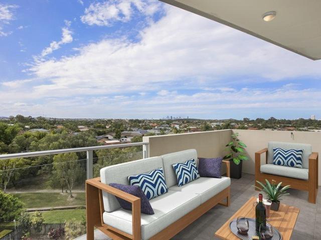 OPEN HOME CANCELED 17th Oct Top Floor Living in Burleigh Waters