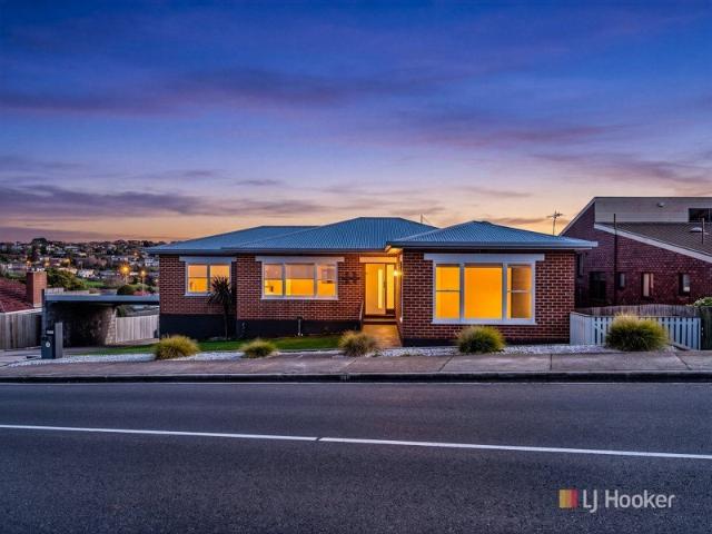 OPEN HOME FRI 21ST AUG 5.00 PM 5.30 PM & SAT 22ND AUG 10.45 AM 11.15AM