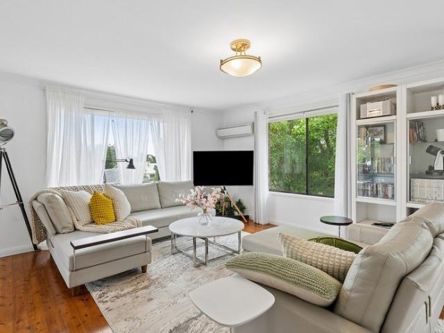 Open Home Saturday 2.00 2.30