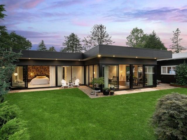 Redleaf: architect designed luxury in south Leura