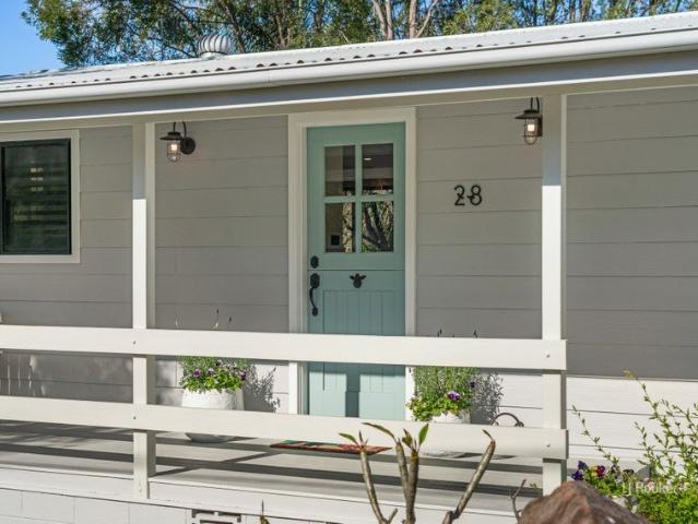 Beautifully Renovated Turnkey Cottage on 1,012sqm, Simply Move In and Enjoy!