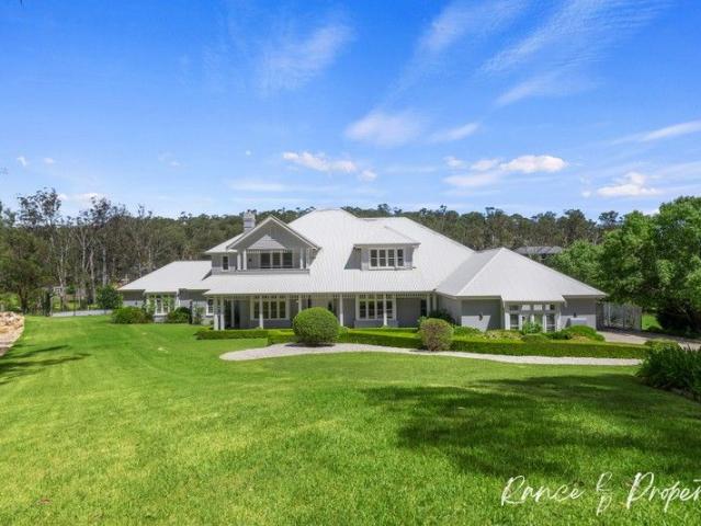 OPEN HOME THIS SATURDAY 4TH OF JULY AT 11:00 11:45AM