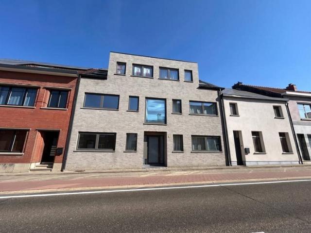 OPEN HOUSE Tue, Aug. 25: Attractive apartment for rent