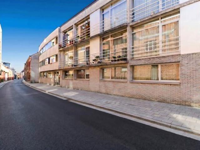 OPEN HOUSE Wed July 22: Well located duplex studio for ren