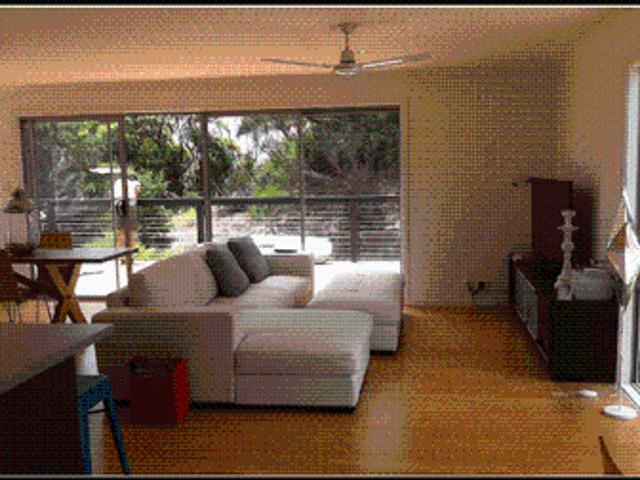 Open plan fully furnished 4BR beach house 70m from beautiful Island Beach