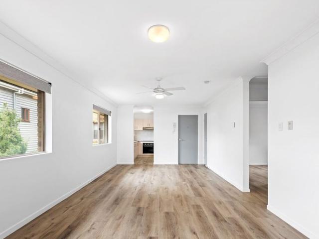 Open plan Low Maintenance Great Location