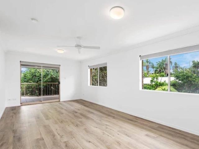 Open plan Low Maintenance Great Location