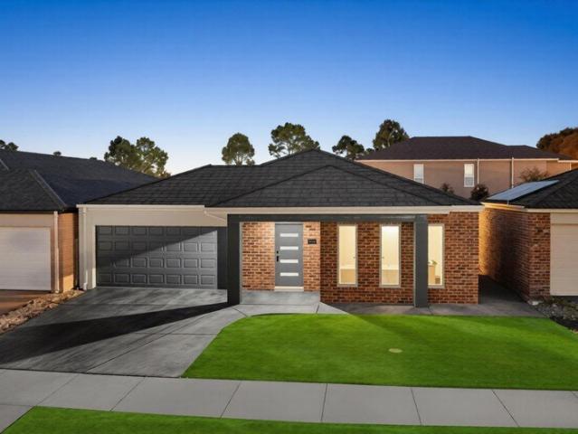 OPEN PLAN LAYOUT WITH MULTIPLE LIVING AREAS!
