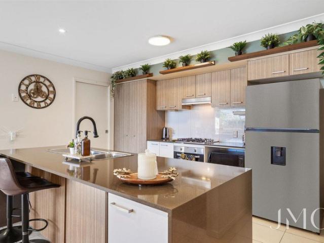Open Plan Living and Dining Designed for Everyday Comfort