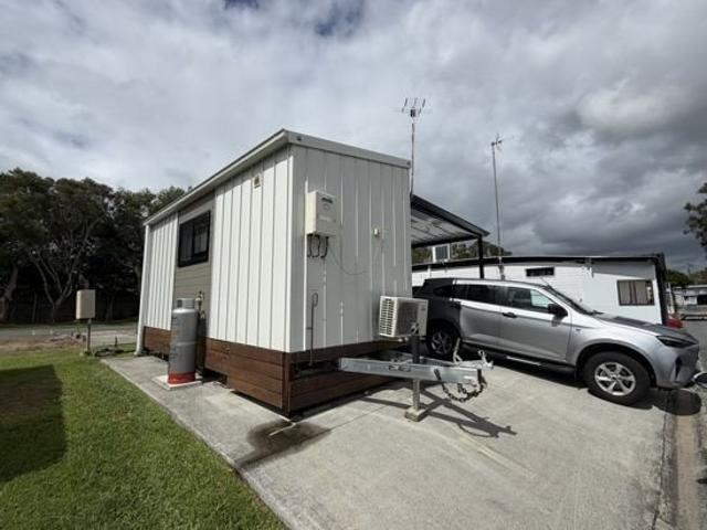 Open Plan Self Contained Studio Pet Friendly