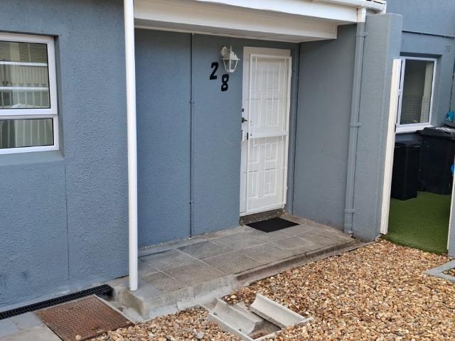 OPEN PLAN STUDIO TO RENT – SUN VALLEY