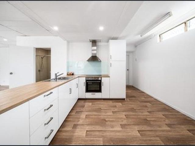 OPEN PLAN RENOVATED 2 BEDROOM UNIT
