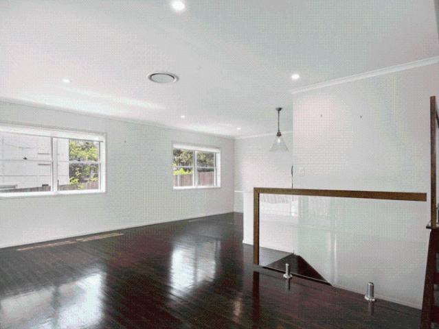 Open Saturday 9am DUAL LIVING 4BRM, POOL, SOLAR ELEC DUCTED AIR COND