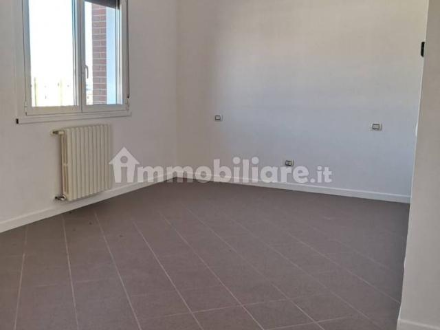 Open space, ottimo stato, quinto piano, Centro, Calderara di Reno