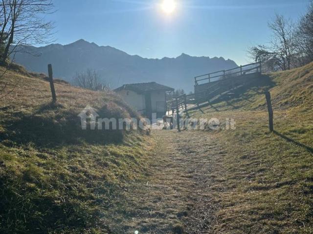 Open space via delle Chiodere 6, Centro, Clusone