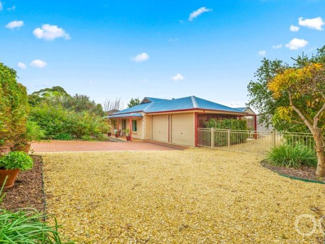 Open The Big Block Family Freedom Within a Walk of Willunga Township
