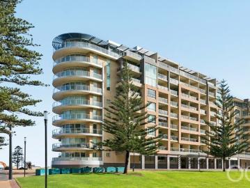 Open the Door to a Downsizer's Seaside Dream with Platinum Perks