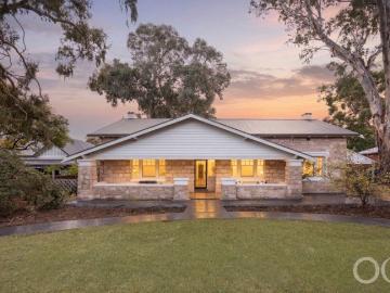 Open the Door to a Kings Park Landmark with Boundless Potential